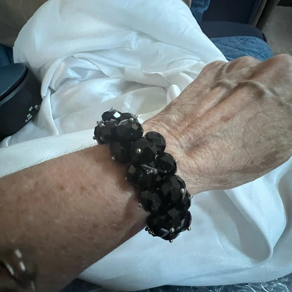 BRACELET Large Elegant Black Glass Beads. Stretch Elastic Fit NWOT